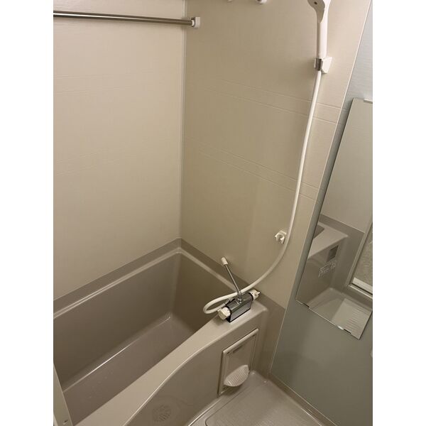 バス・シャワールーム　浴室乾燥機付きのお風呂です！