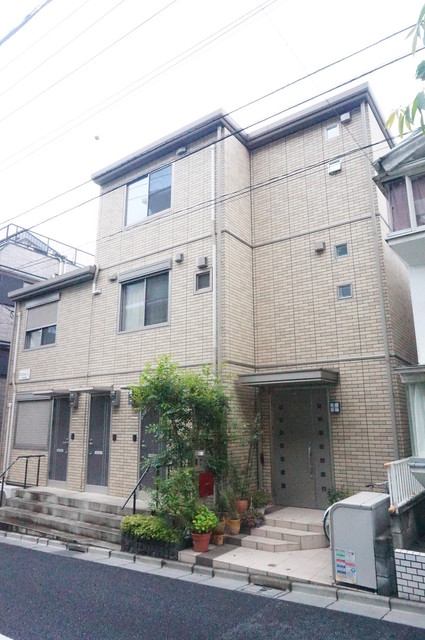 建物外観　通勤・通学・買物、全て便利な好立地の物件です！！