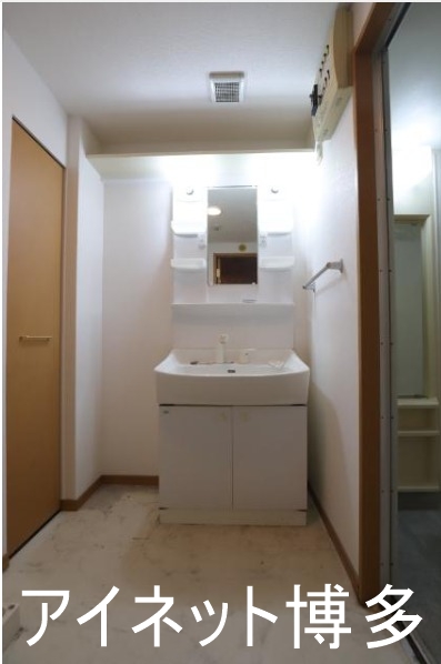 洗面設備　朝の支度はこちらで