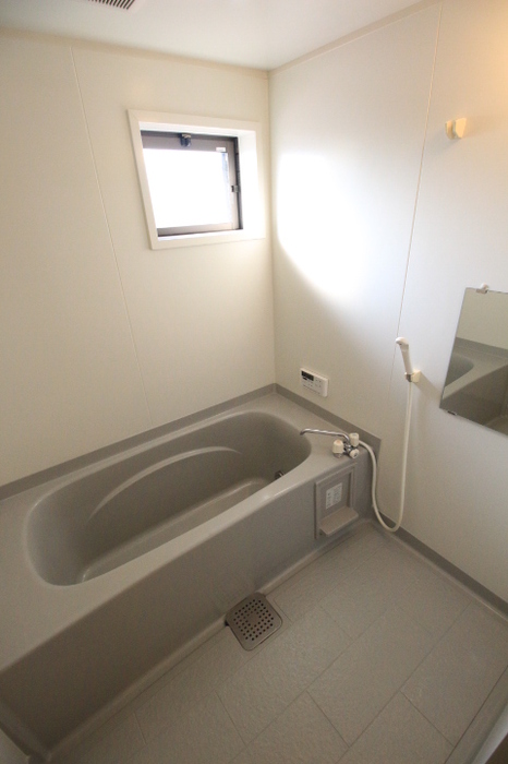 バス・シャワールーム　追い焚き付きの１坪サイズのお風呂です♪