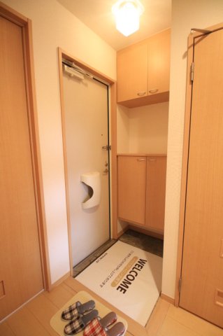 玄関　シューズボックス付きの玄関です☆