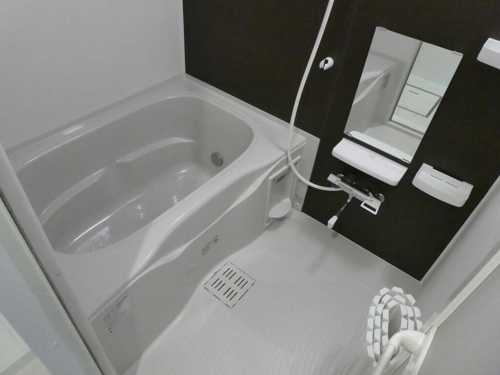 バス・シャワールーム　追い焚き・浴室換気乾燥機付き♪