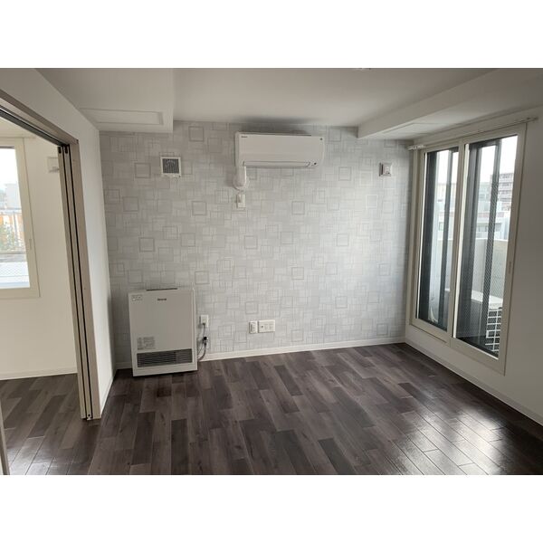 居室・リビング　開放的な空間です♪