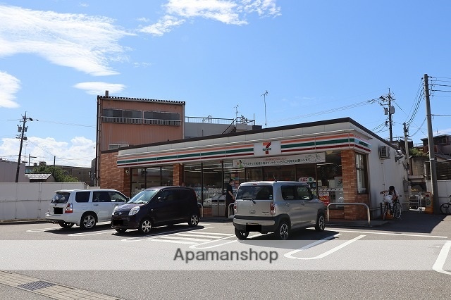 コンビニ　セブンイレブン（コンビニ）まで630m