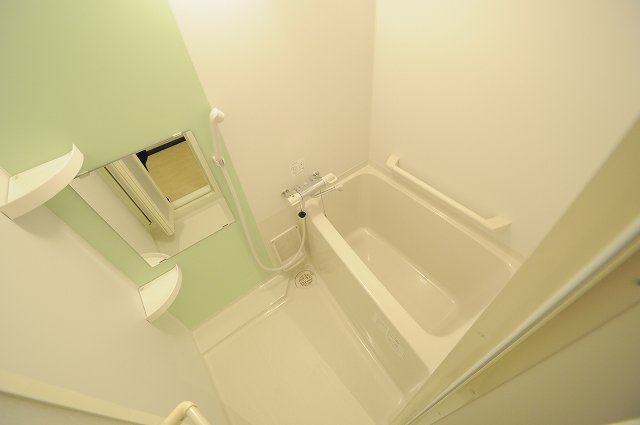 バス・シャワールーム　「同タイプの部屋の写真です」「現況優先」