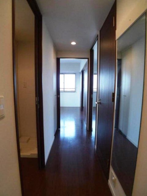 玄関　（別タイプ参考写真）クオリア文京根津　文京区根津2