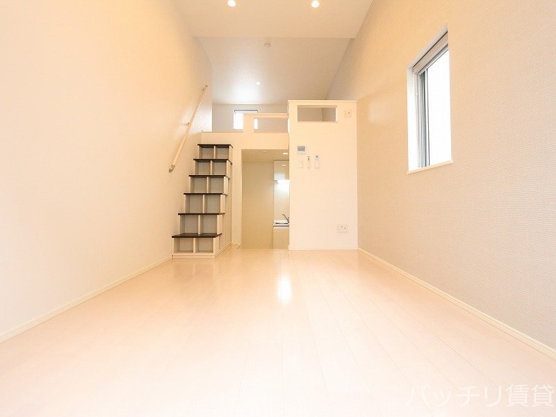 居室・リビング　画像は、同型タイプの為、現状を優先いたします。