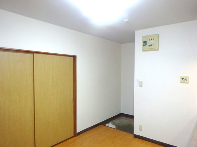 玄関　＊イメージです／同タイプのお部屋です