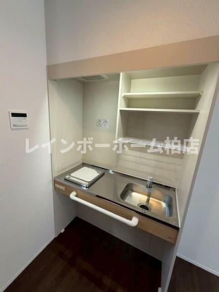 キッチン　コンパクトなキッチンで掃除もラクラク