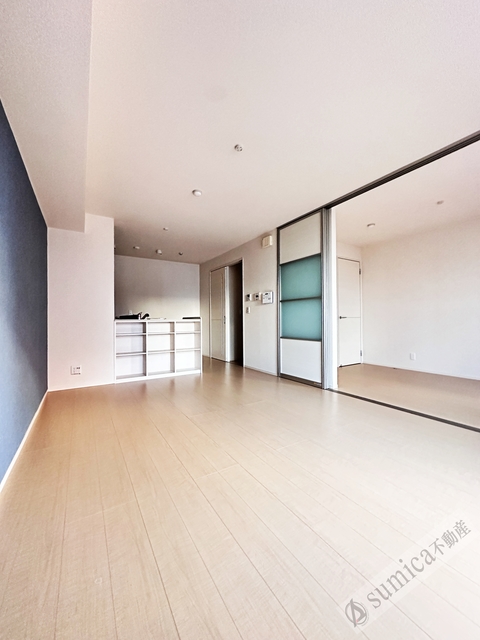 居室・リビング　ホワイトベースで明るい内装♪