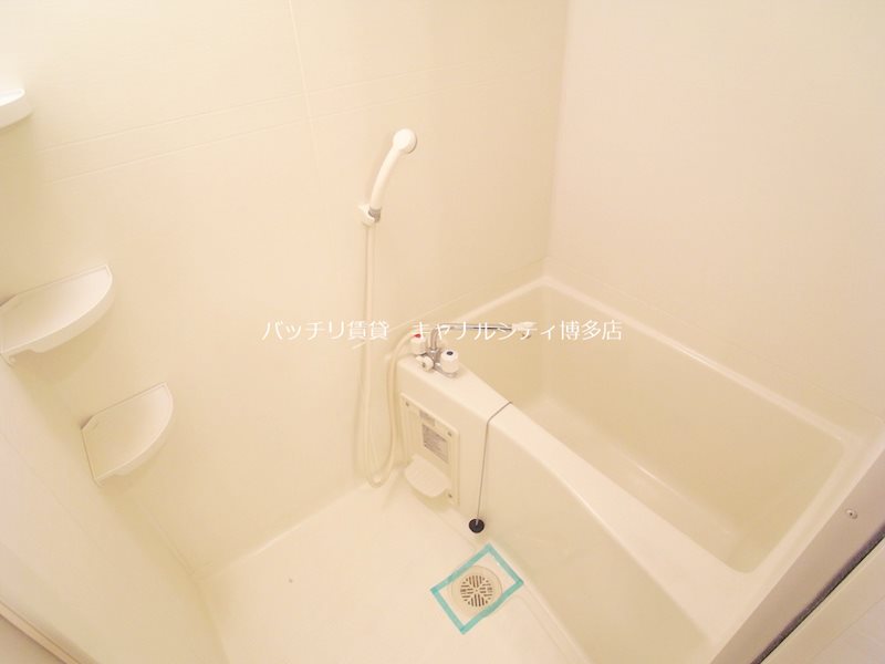 バス・シャワールーム　※同型タイプの為、現状優先