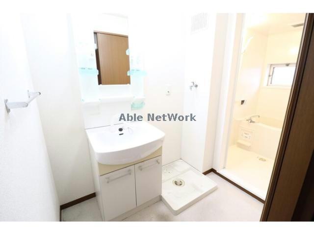 洗面設備　シャワー付洗面台