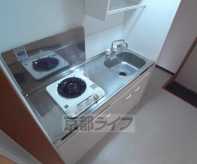 キッチン　ガスコンロ付いています。