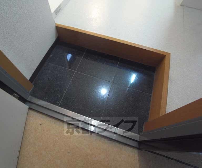 玄関　とてもキレイです。