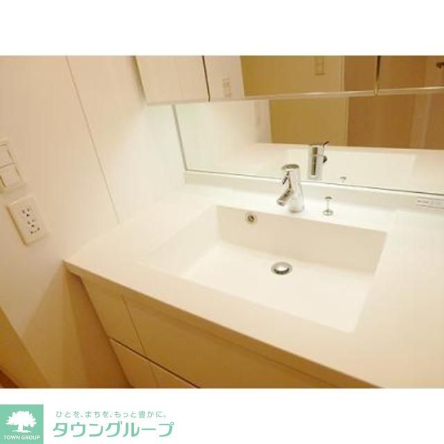 洗面設備　※写真は同タイプ住戸です。