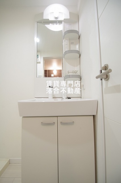 洗面設備　独立洗面化粧台付き