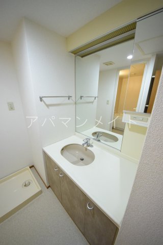 その他設備　脱衣スペース＆洗濯機置き場です