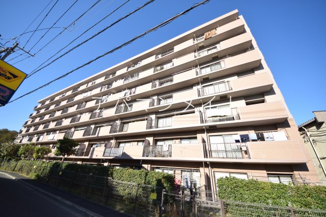 建物外観　落ち着いた雰囲気の外観です