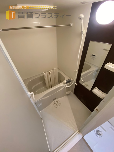 バス・シャワールーム　清潔感のあるバスルーム