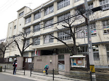 小学校　大阪市立山之内小学校（小学校）まで403m