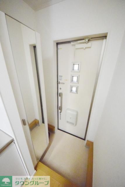 玄関　全身鏡・シューズBOX付