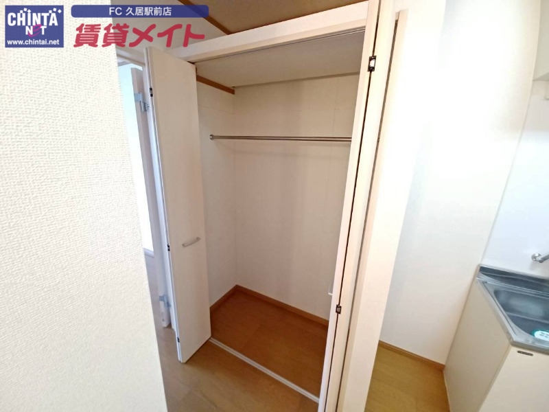 収納　同型参考写真