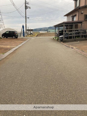 その他　前面道路（その他）まで0m