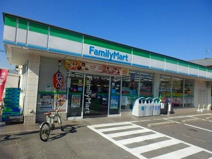 コンビニ　ファミリーマート徳重店（コンビニ）まで300m