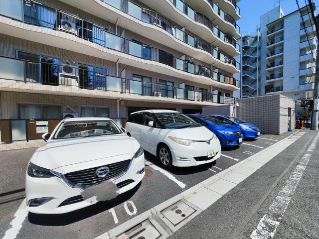 駐車場　駐車場