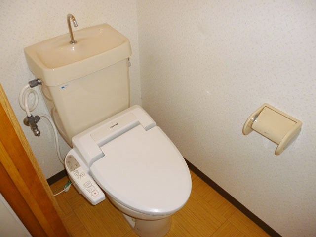 トイレ　温水洗浄便座つき！