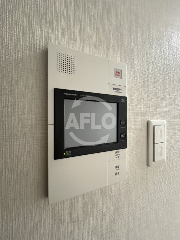 セキュリティ　コンフォリア江坂広芝町　モニター付きインターホン