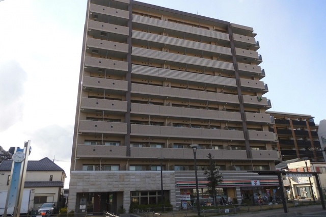 建物外観　オートロック付きで安心です♪