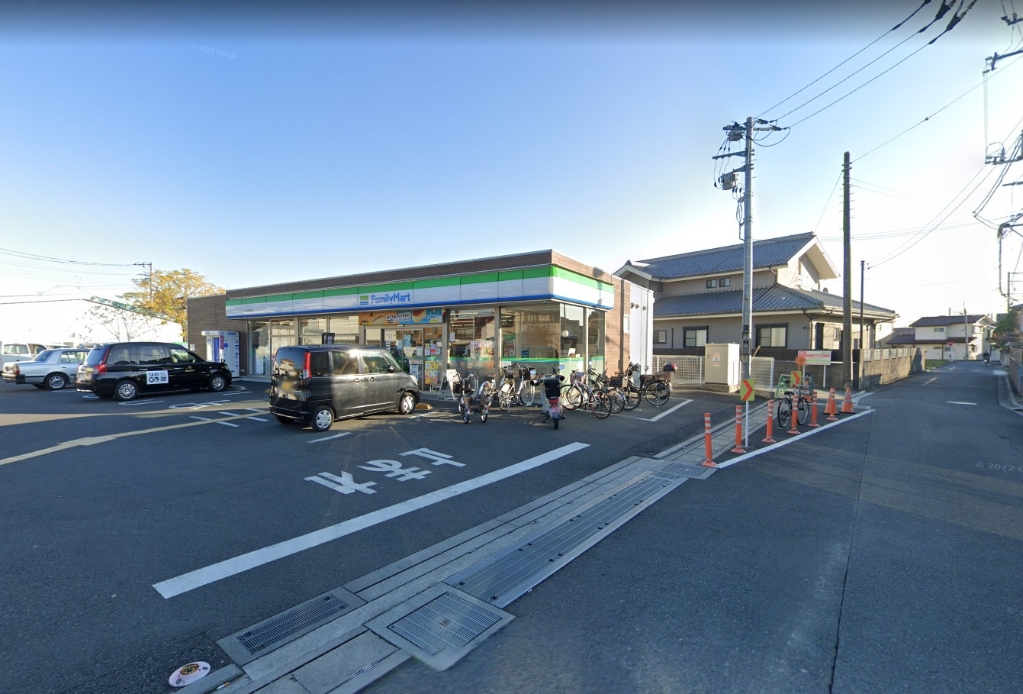 コンビニ　ファミリーマート さいたま神田店（コンビニ）まで833m