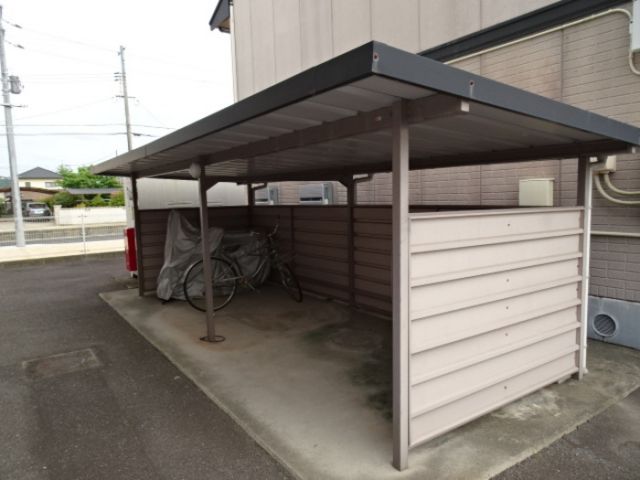 アヴァンセ A棟の外観写真