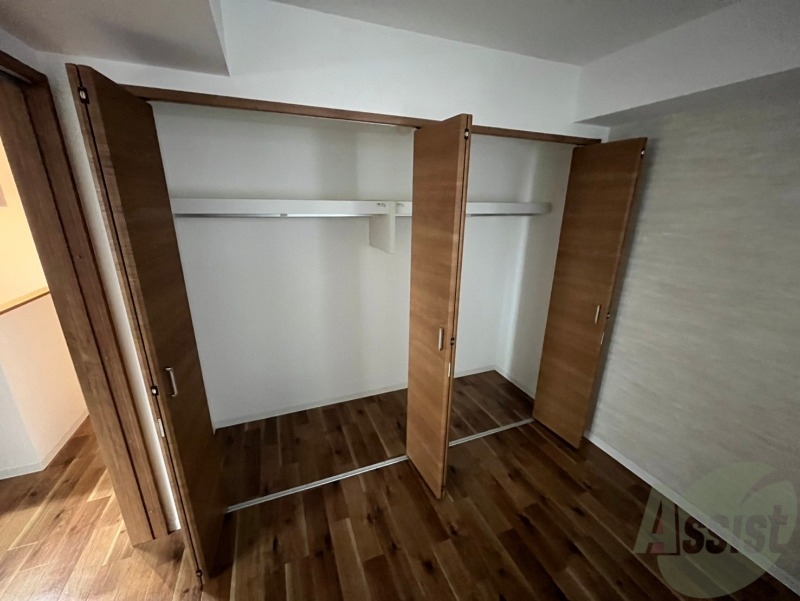 収納　寝室の収納です。部屋がすっきり片付きます。