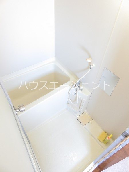 バス・シャワールーム　バストイレ別です。