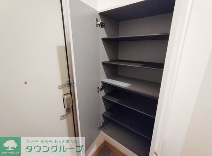 エポック愛子中央の玄関写真