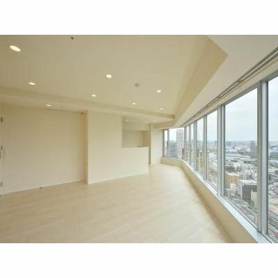居室・リビング　こちらの居間で趣味の時間をお楽しみください