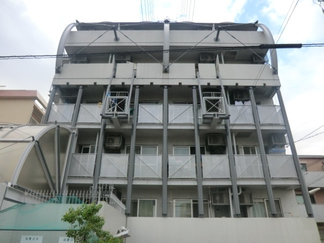建物外観　居住者専用のごみ置き場があります！