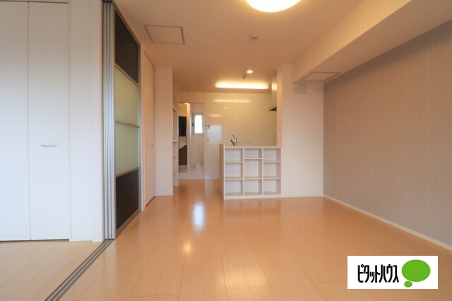 居室・リビング　※別のお部屋の写真です。（反転タイプ）