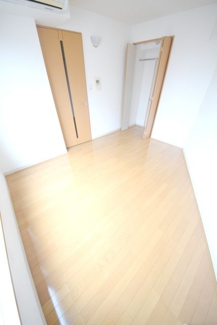 居室・リビング　★日当たりの良いリビングです★※別部屋参考写真