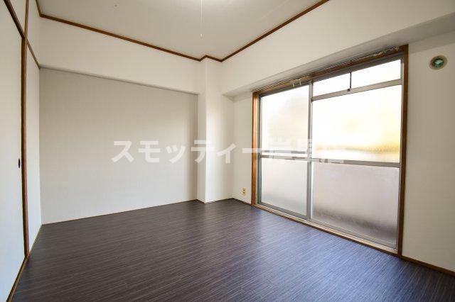 その他部屋・スペース　広くて明るい寝室