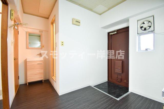 玄関　収納もある玄関です