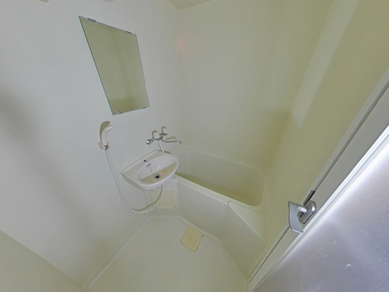 バス・シャワールーム　※別部屋の写真です