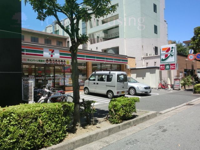 コンビニ　セブンイレブン千葉稲毛海岸駅前店（コンビニ）まで490m