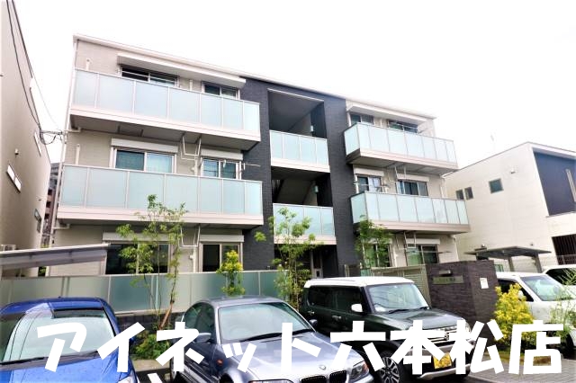 建物外観　2016年築の人気デザイナーズマンションです