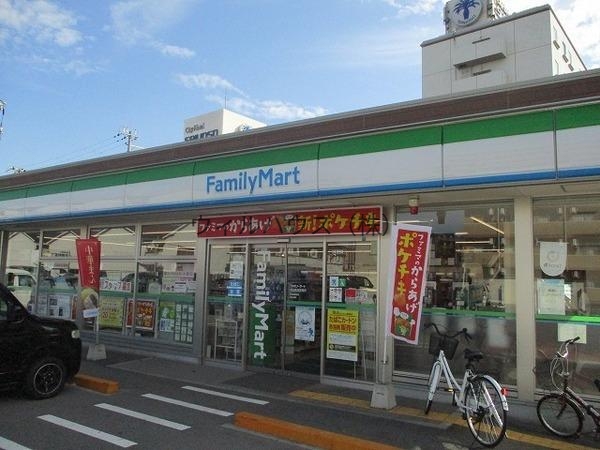 コンビニ　ファミリーマート堺出島海岸通店（コンビニ）まで1042m