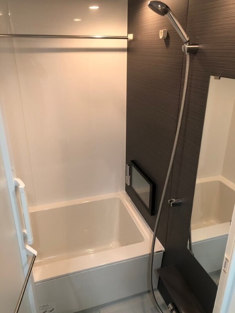 バス・シャワールーム　※別部屋参考写真