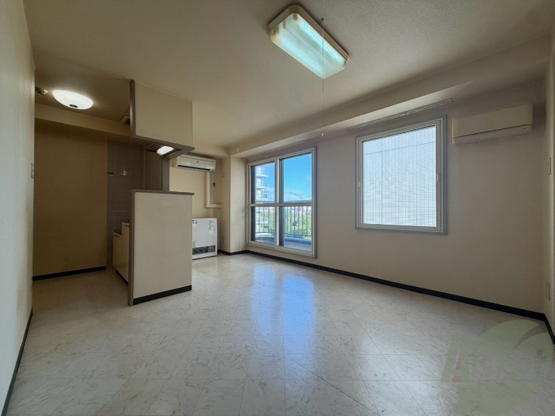 居室・リビング　広くてキレイなお部屋が広がっていて、充実した生活が送れそう。
