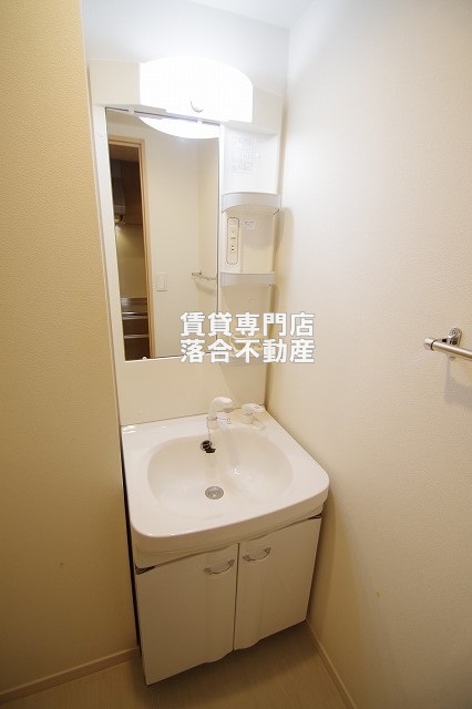 洗面設備　独立洗面化粧台付き